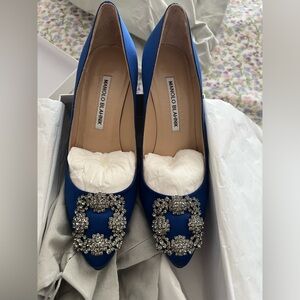 Manolo Blahnik Hangisi